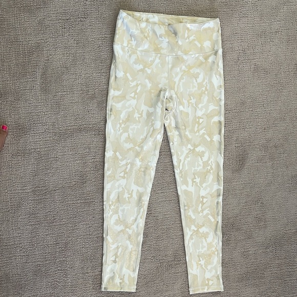 Mono B workout set, Size Large - Picture 5 of 9